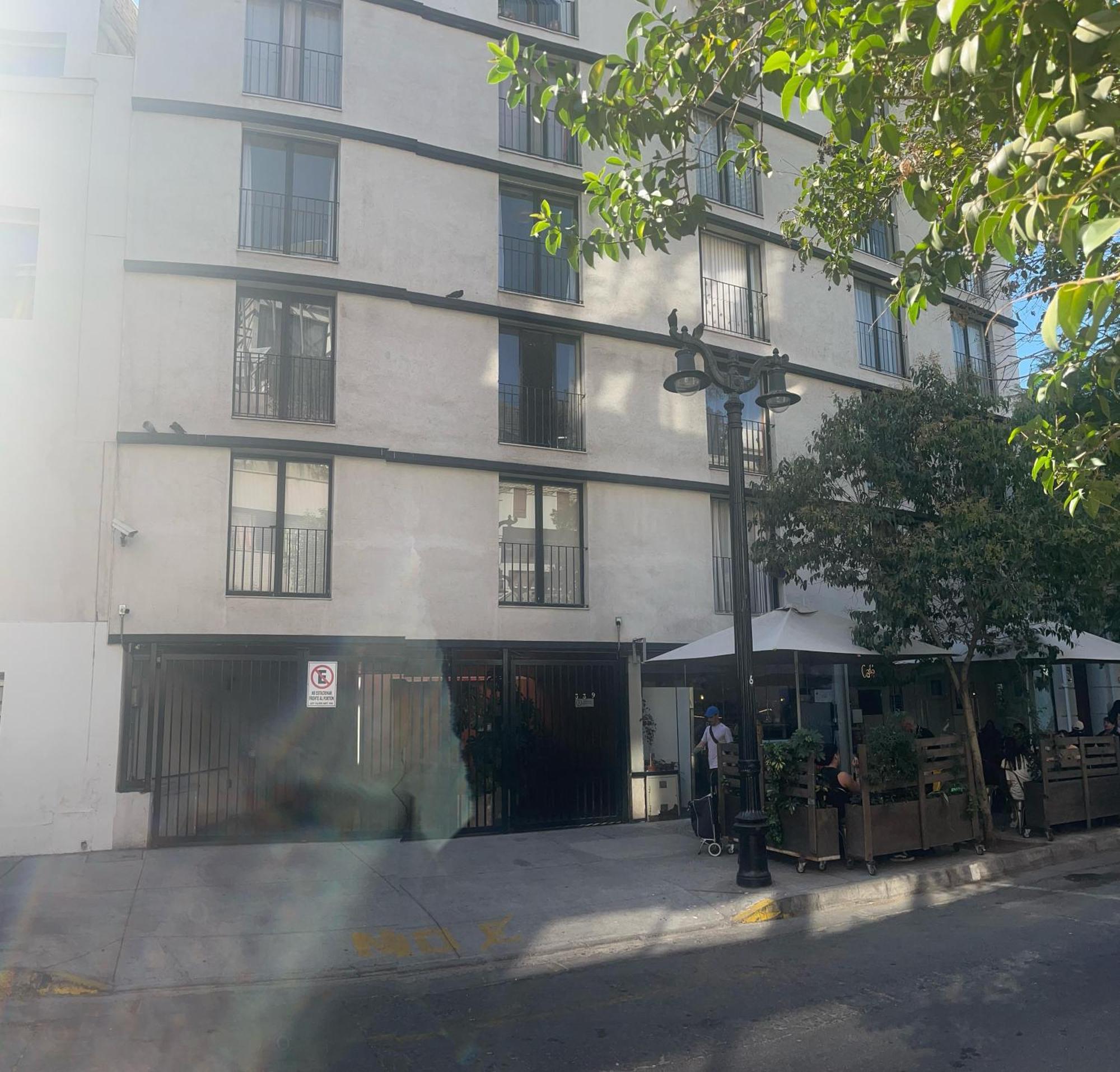 Dpto Recien Remodelado Y Con Patio * Santiago de Chile